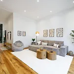 Luxurioeses 3 L Terrasse & Balkon L Kueche L Parkplatz L Netflix L 125 M2 * Wiesbaden