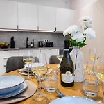 Appartamento Luxurioeses 3 L Terrasse & Balkon L Kueche L Parkplatz L Netflix L 125 M2