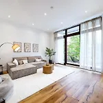 Luxurioeses 3 L Terrasse & Balkon L Kueche L Parkplatz L Netflix L 125 M2 Appartamento