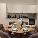 Luxurioeses 3 L Terrasse & Balkon L Kueche L Parkplatz L Netflix L 125 M2 Appartamento