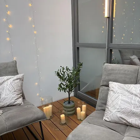Luxurioeses 3-Zimmer-Apt I Terrasse I Familienfreundlich I Kueche I Netflix I Kostenloser Parkplatz I 125 M2 *