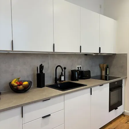 Luxurioeses 3-Zimmer-Apt I Terrasse I Familienfreundlich I Kueche I Netflix I Kostenloser Parkplatz I 125 M2